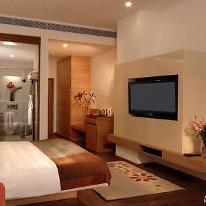 Club Superior King Room WithEarly Check & late check-out up to 3 hours subject to avl